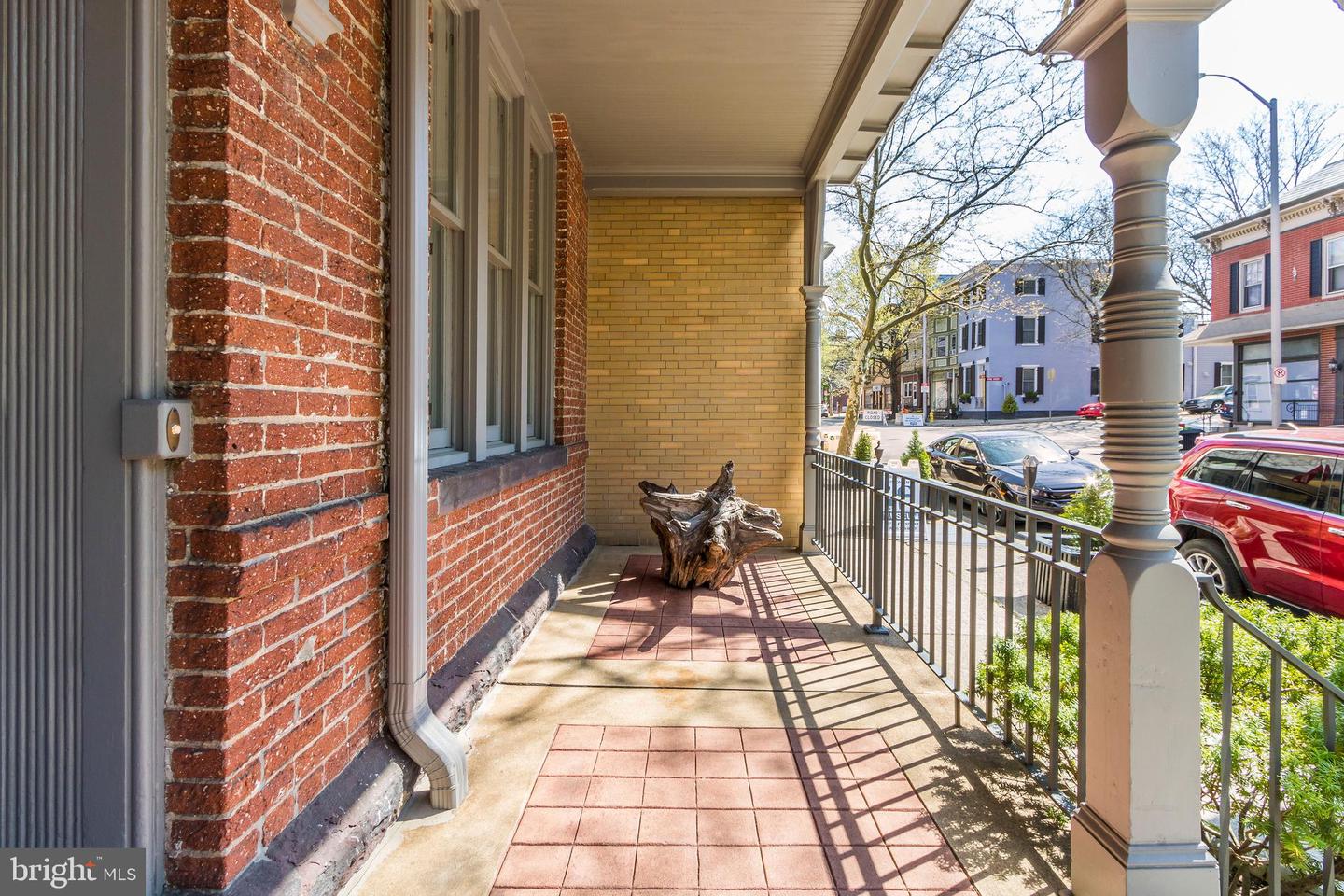 109 N 4th St