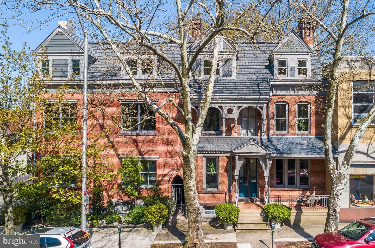 109 N 4th St