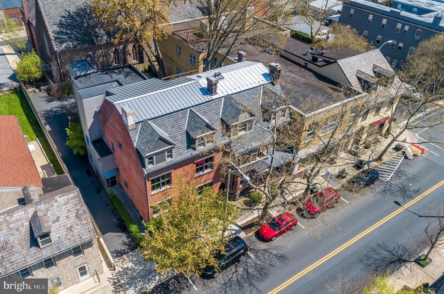 109 N 4th St
