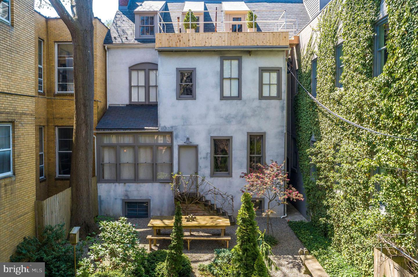 109 N 4th St