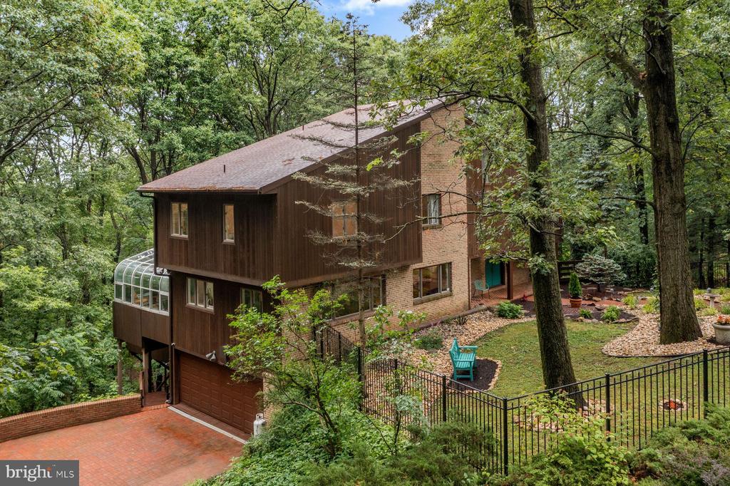 3385 WOODBRIDGE CIRCLE