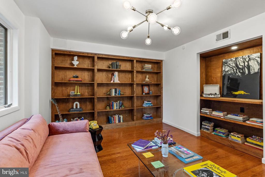 3385 WOODBRIDGE CIRCLE