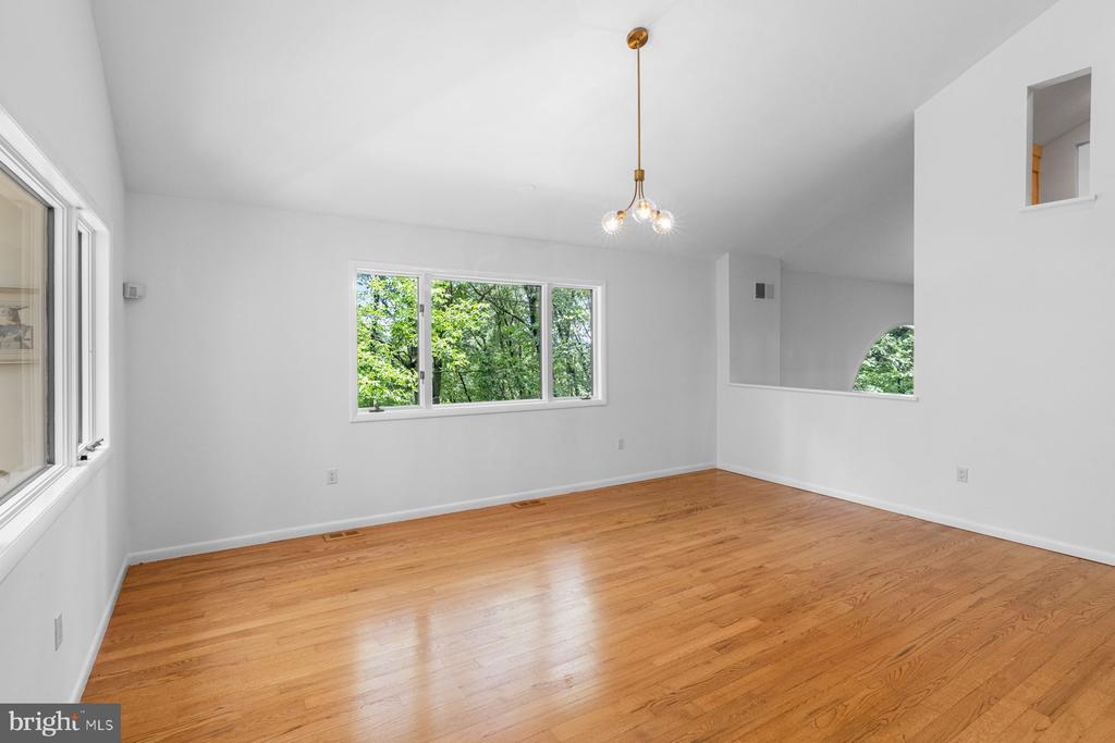 3385 WOODBRIDGE CIRCLE