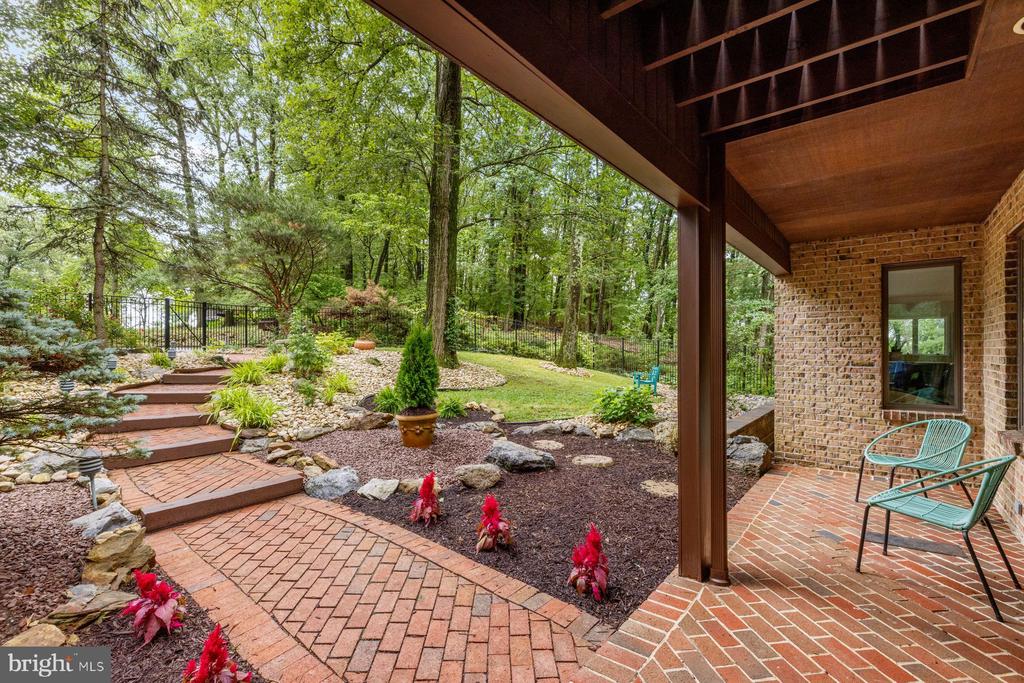3385 WOODBRIDGE CIRCLE