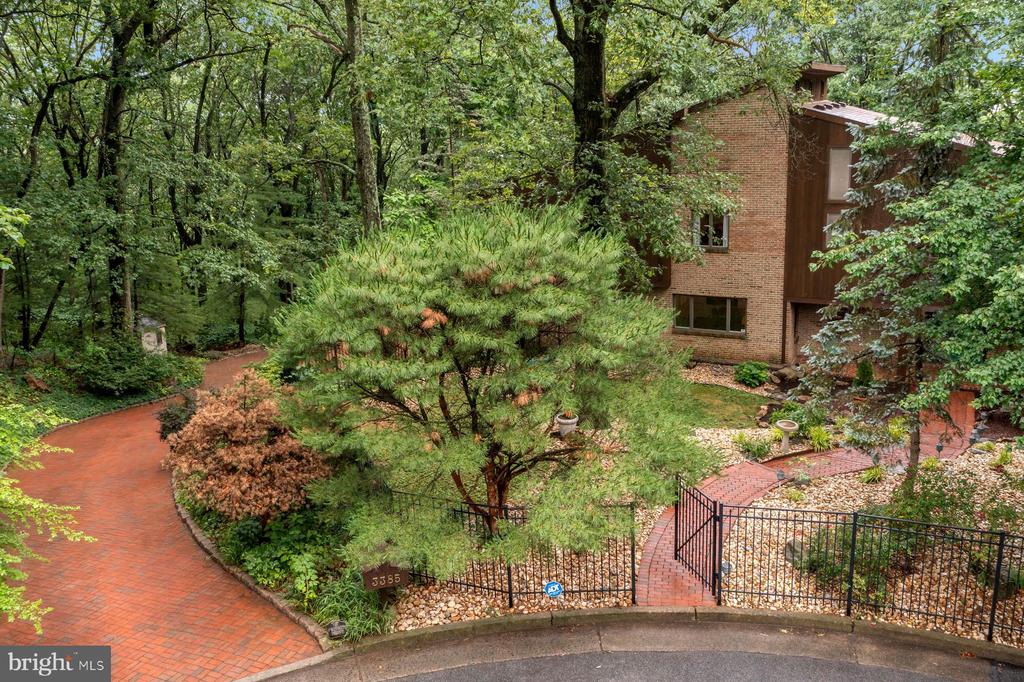 3385 WOODBRIDGE CIRCLE
