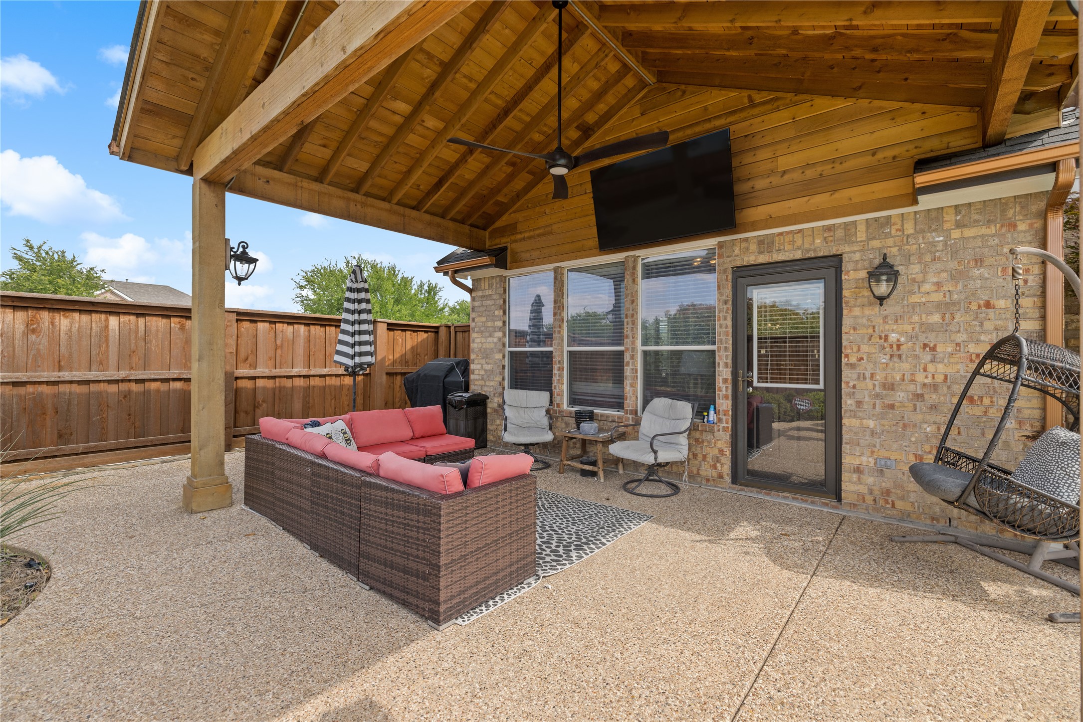 940 Sequoia Way