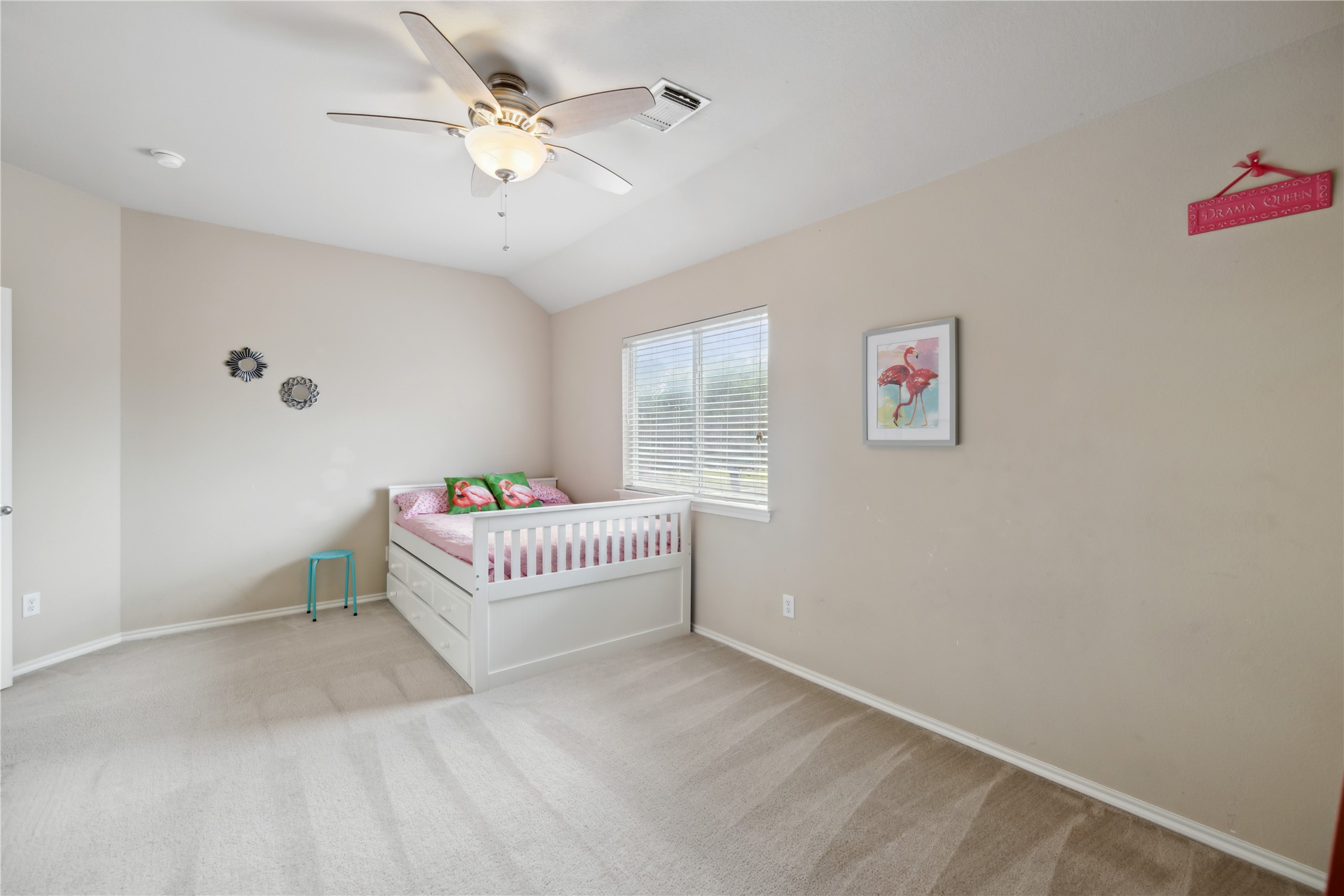 940 Sequoia Way