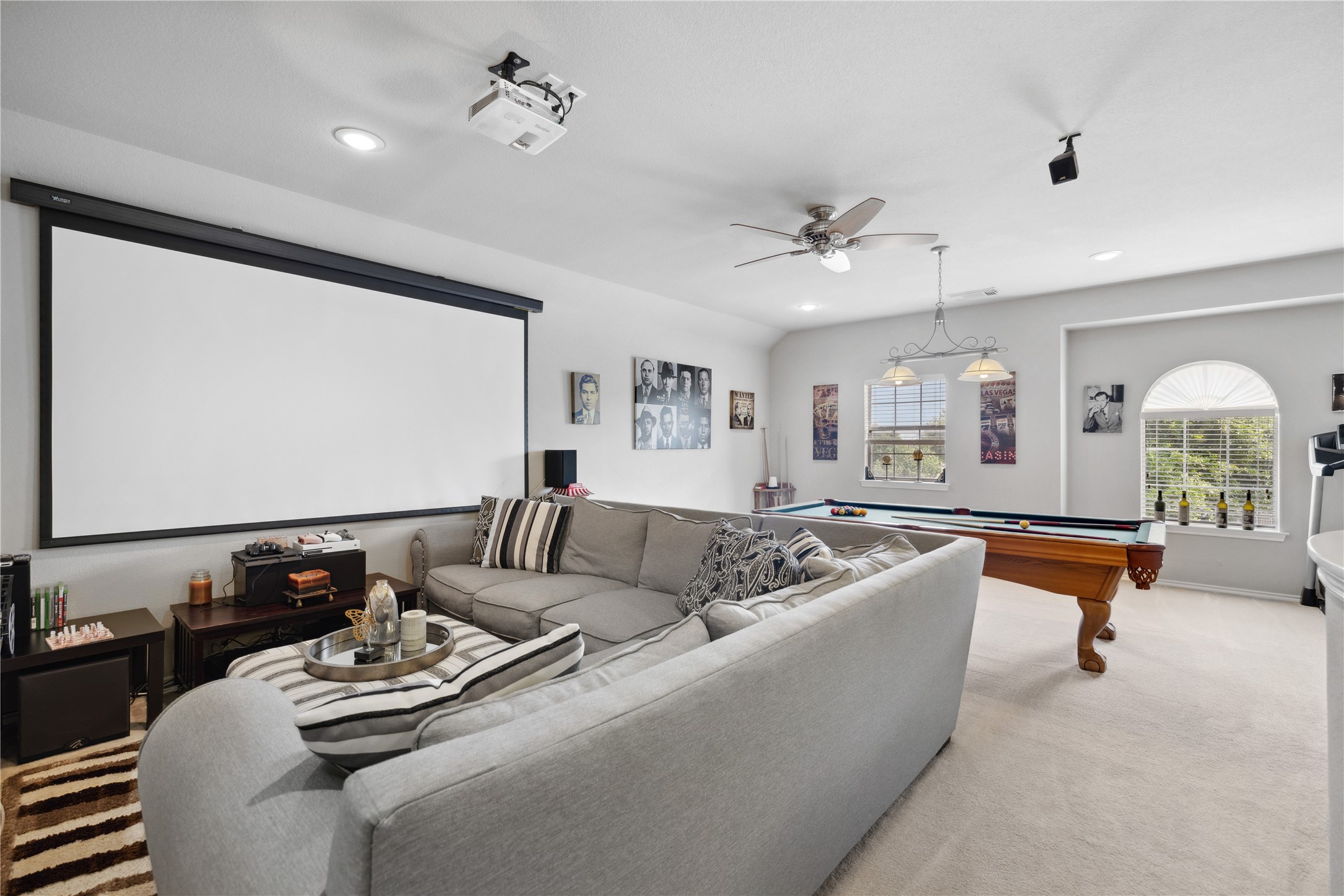940 Sequoia Way