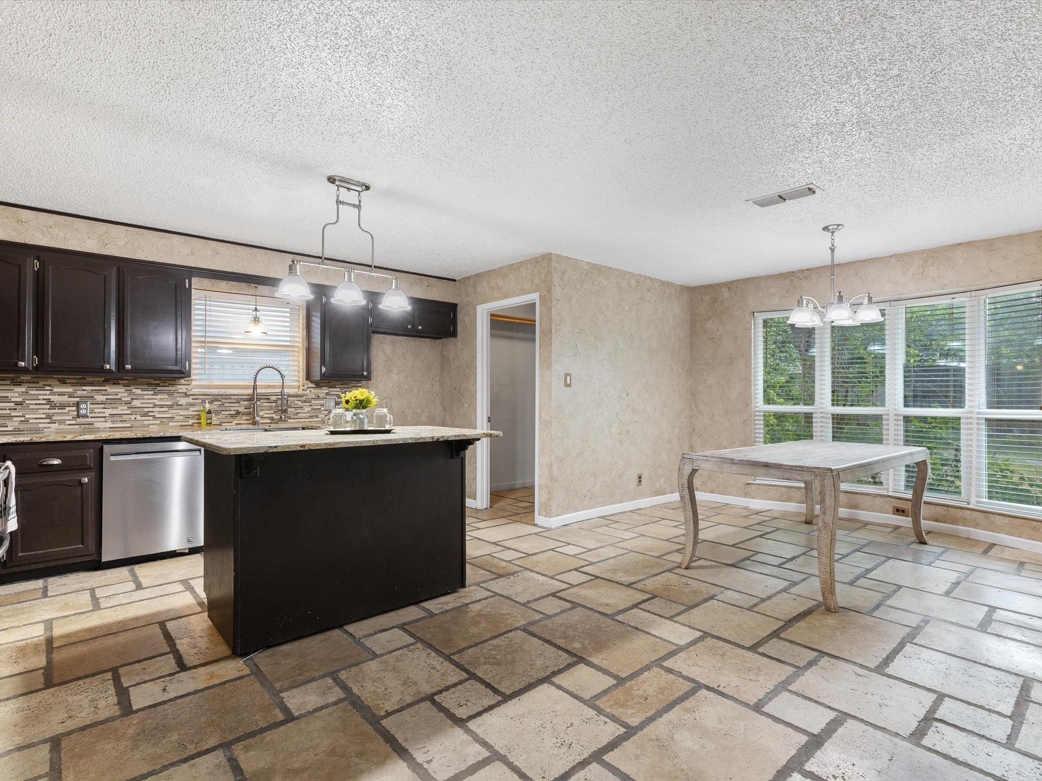 312 Rim Rock Drive