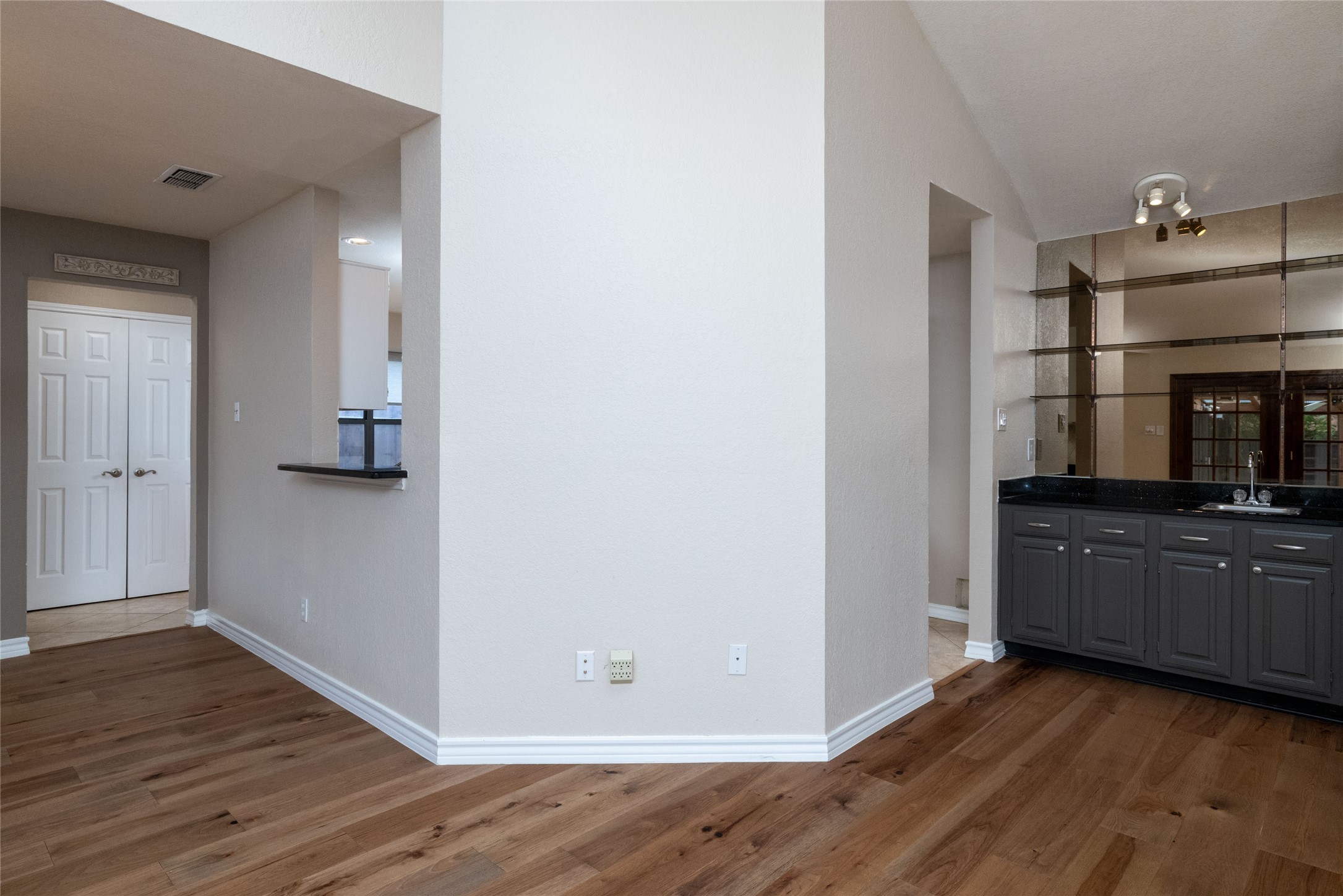 2804 Edgewood Lane