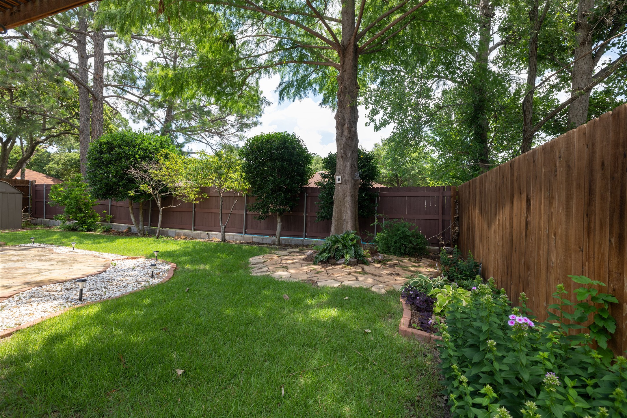 2804 Edgewood Lane