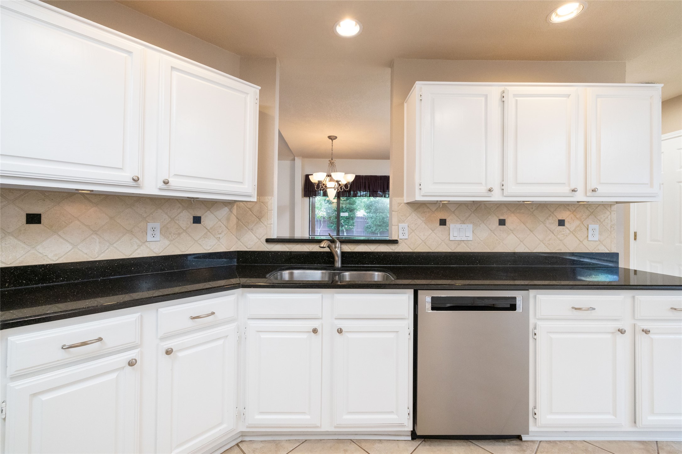 2804 Edgewood Lane