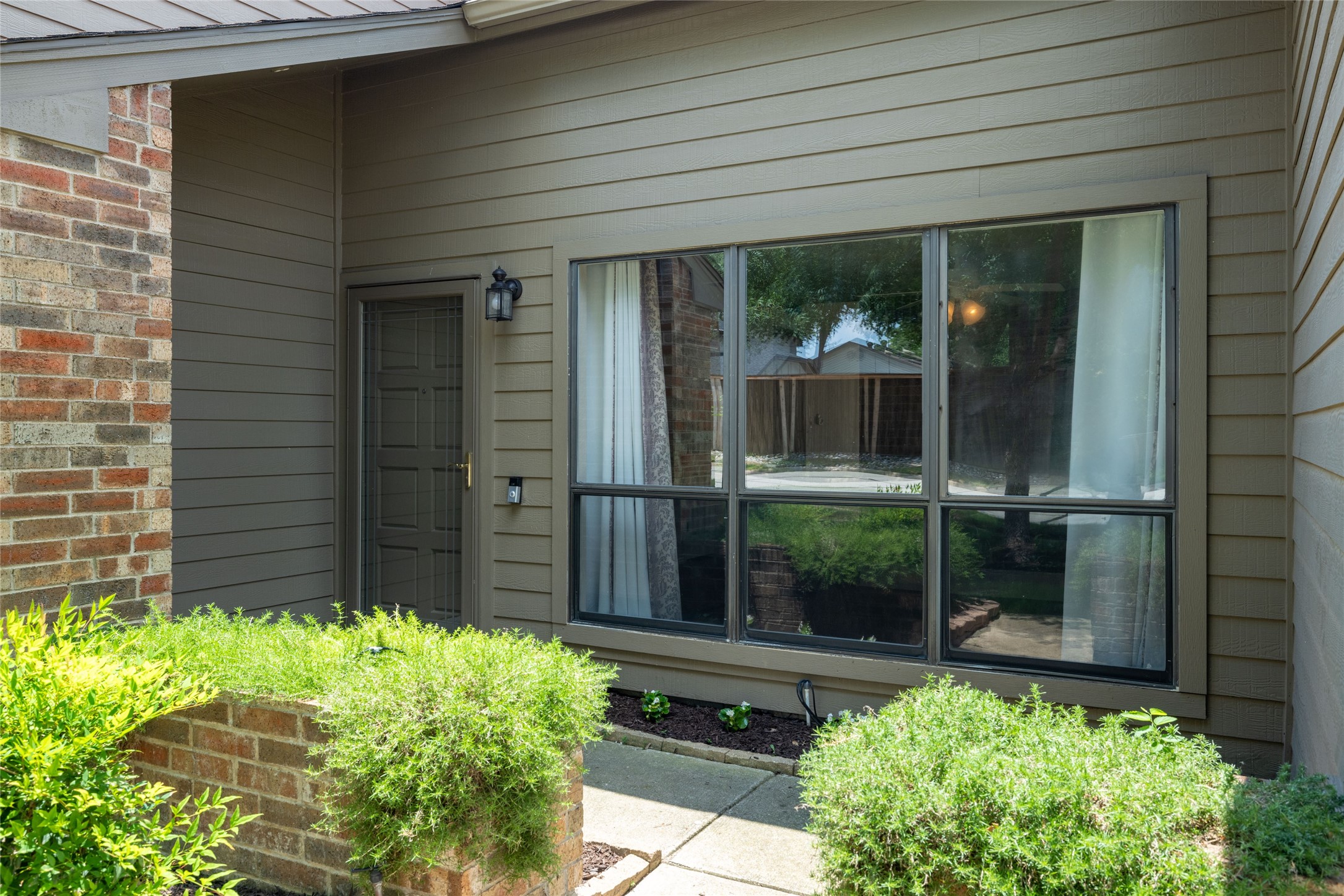 2804 Edgewood Lane
