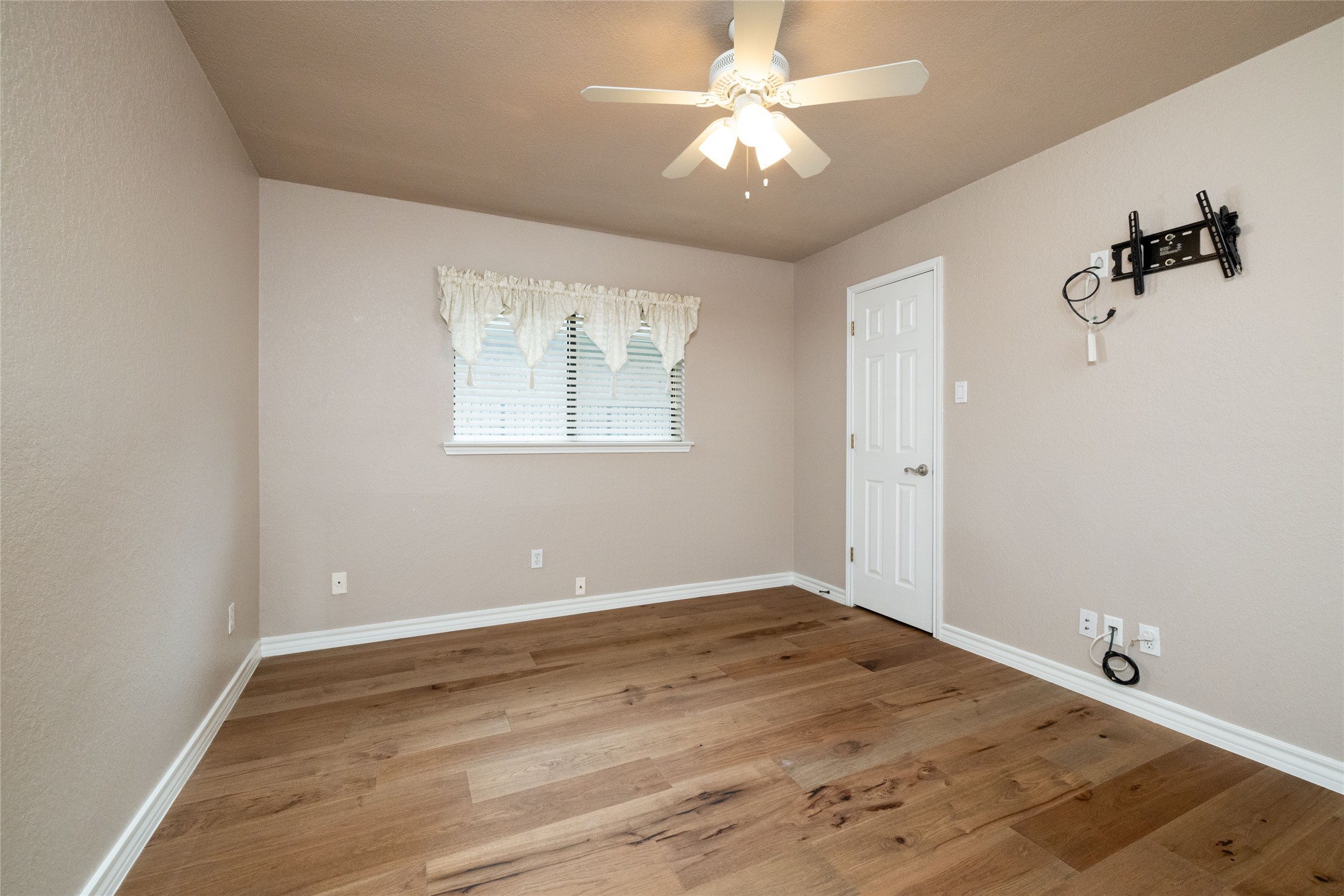 2804 Edgewood Lane