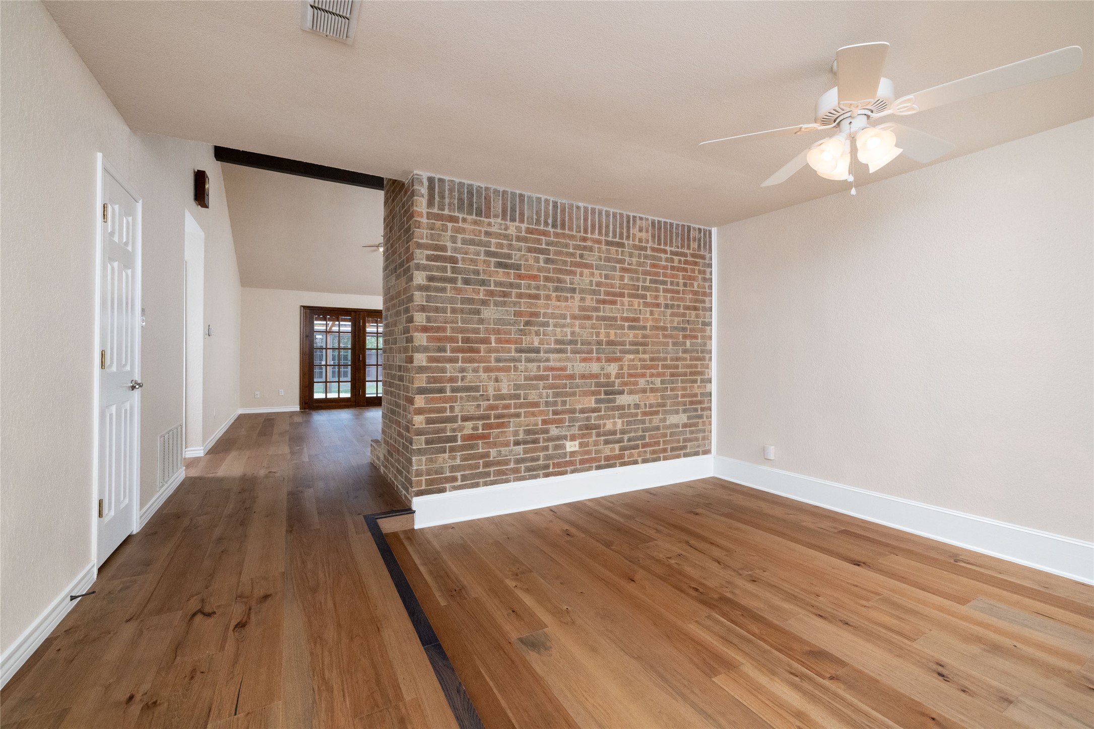 2804 Edgewood Lane
