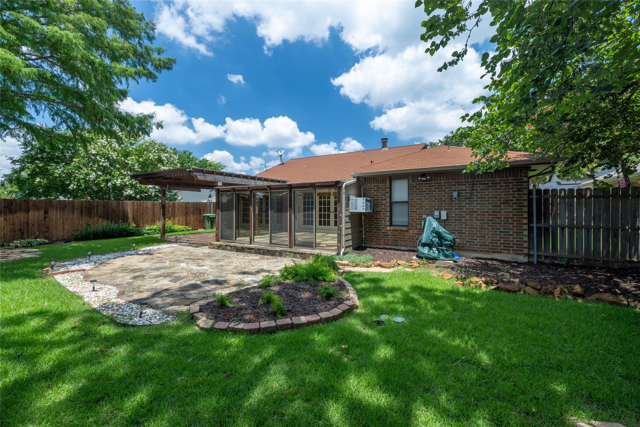 2804 Edgewood Lane