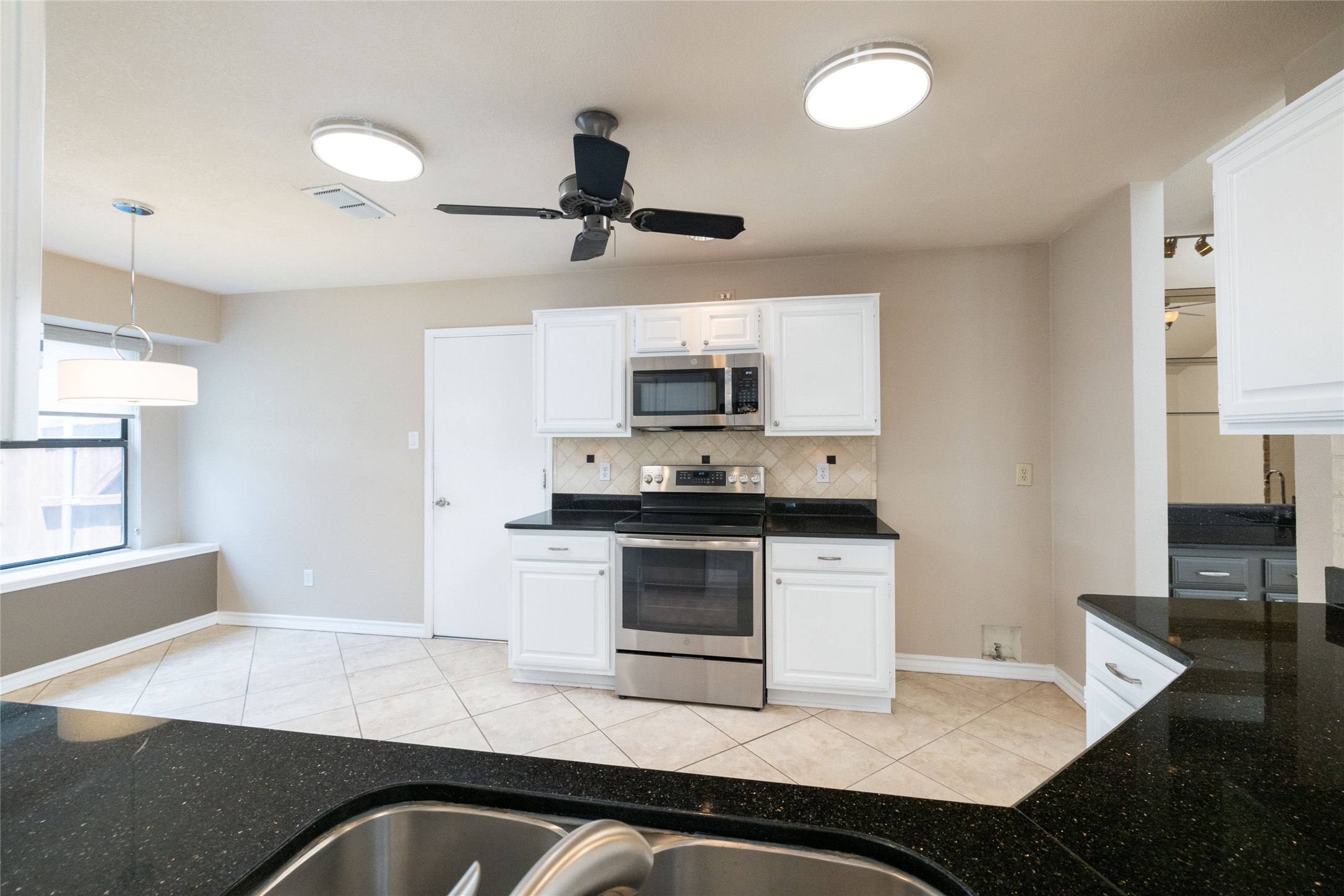 2804 Edgewood Lane