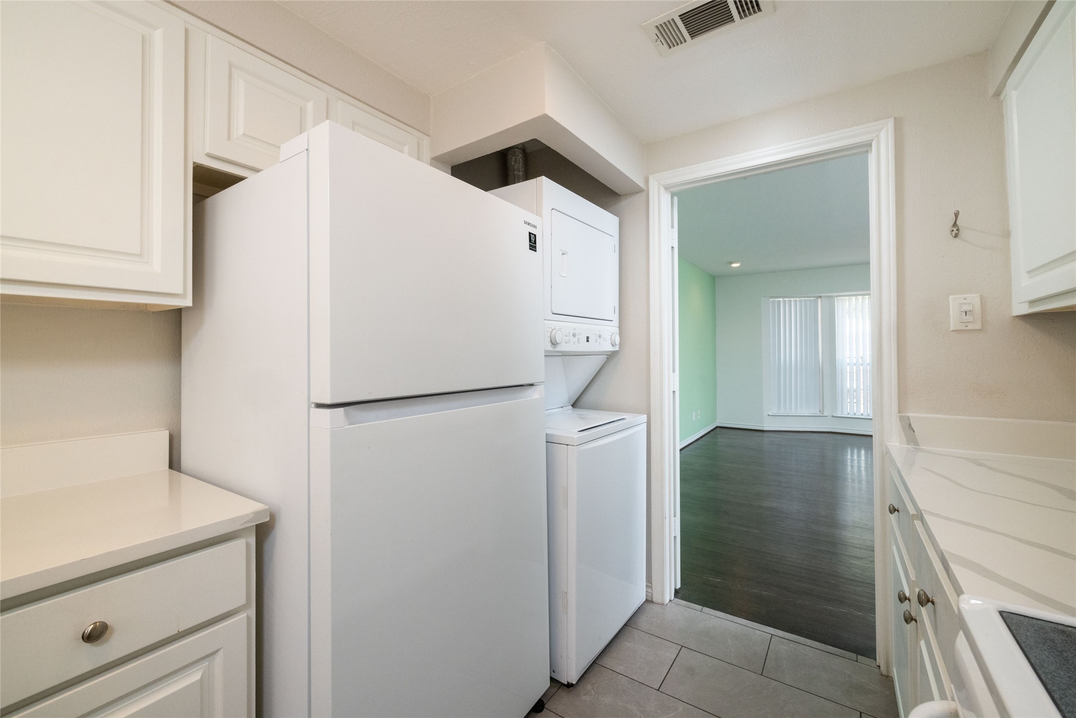 3100 Cole Avenue #112