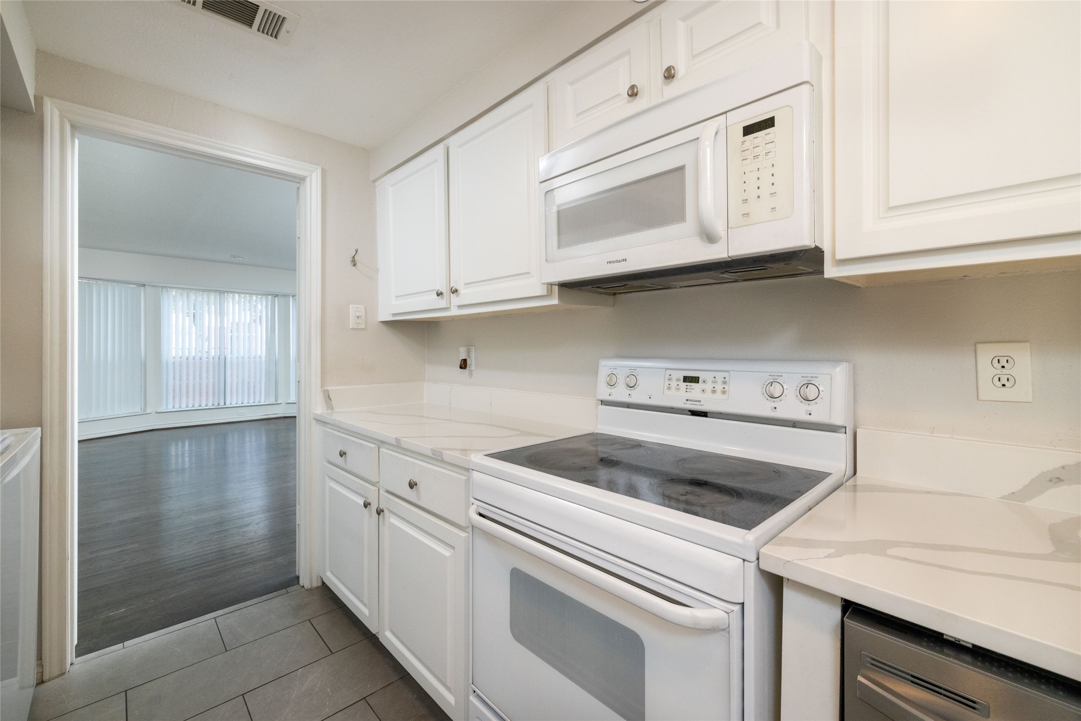 3100 Cole Avenue #112