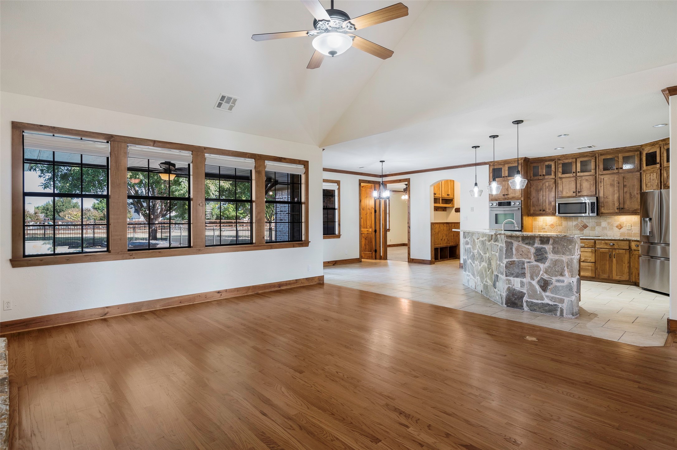 2400 Cavendish Lane