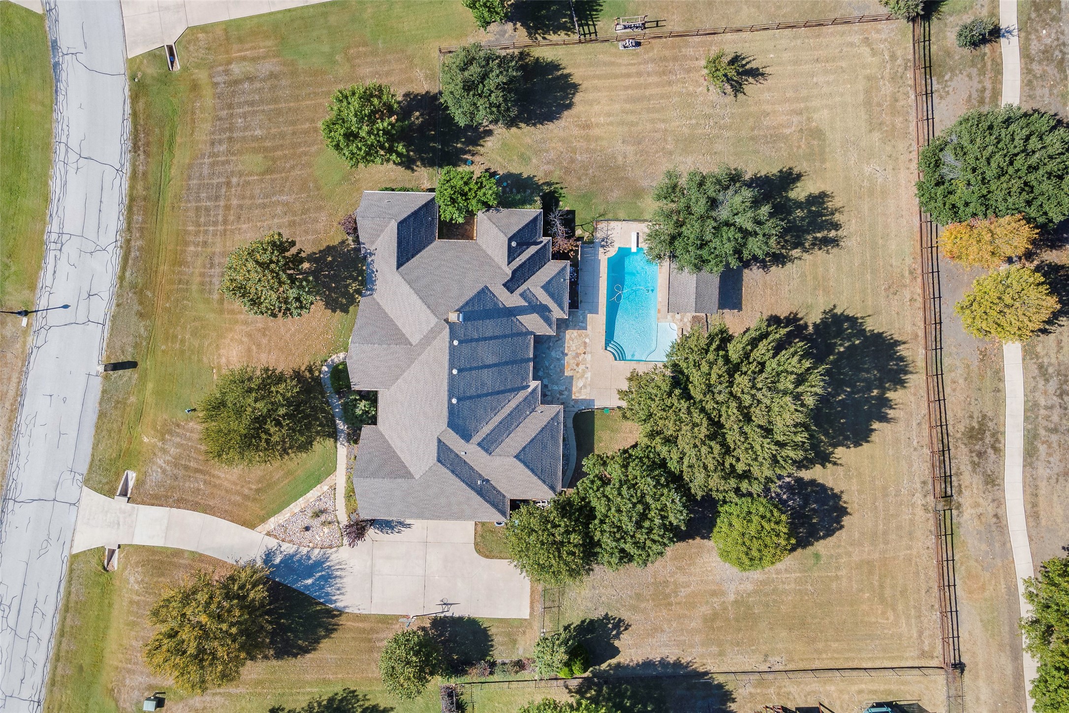 2400 Cavendish Lane