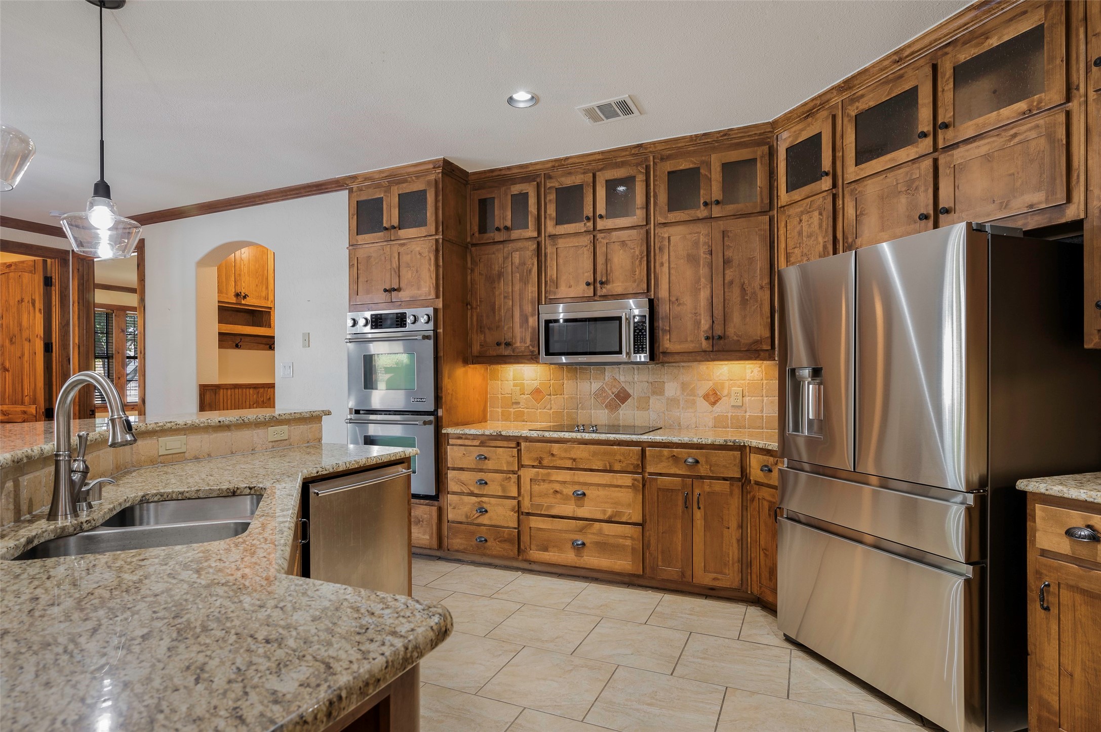 2400 Cavendish Lane