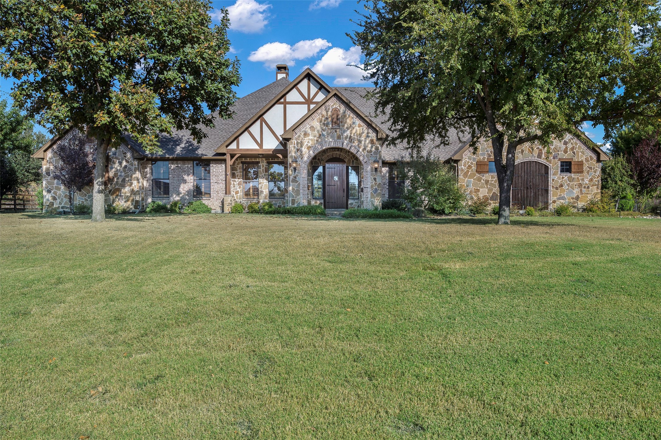 2400 Cavendish Lane