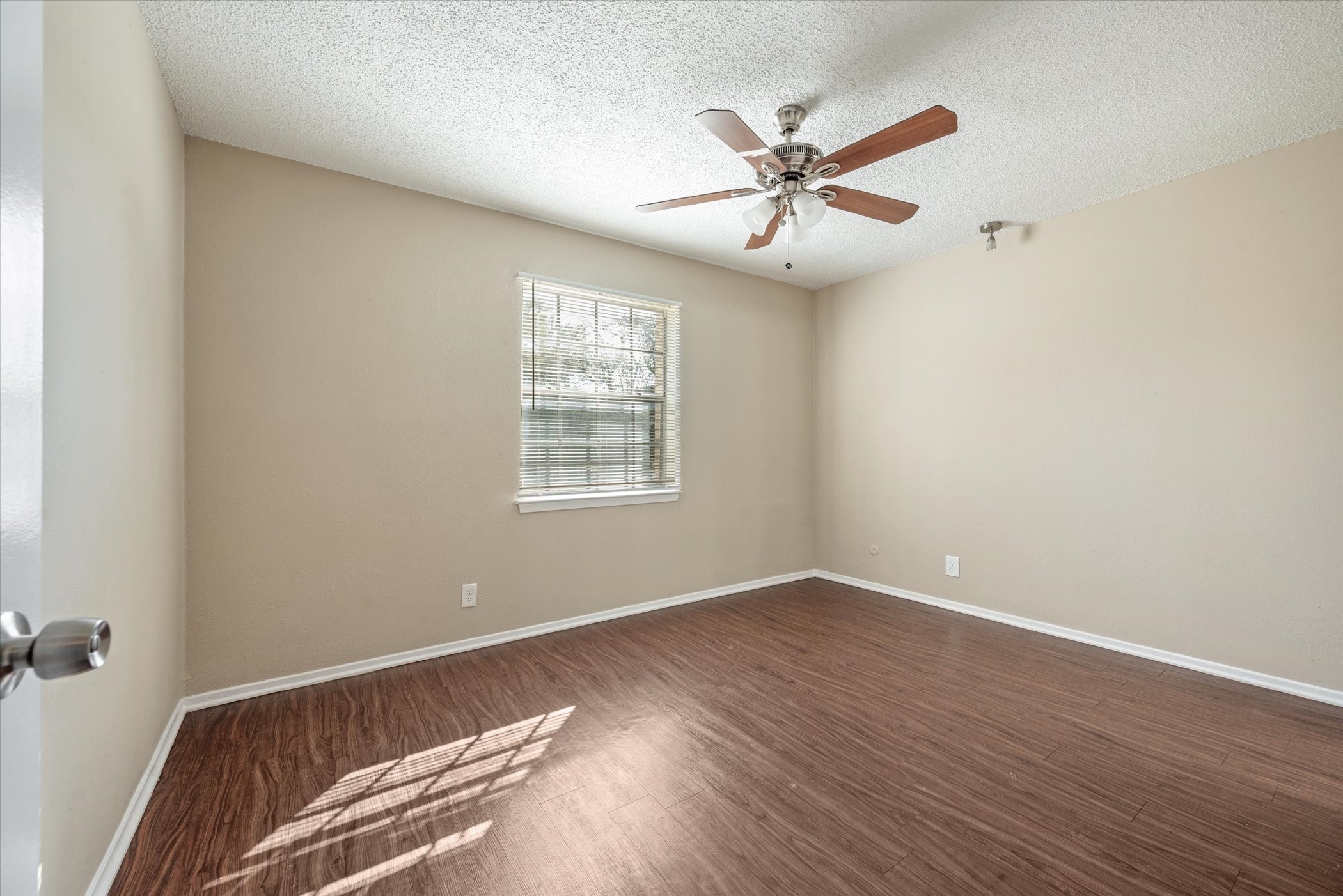 5945 Jackie Terrace