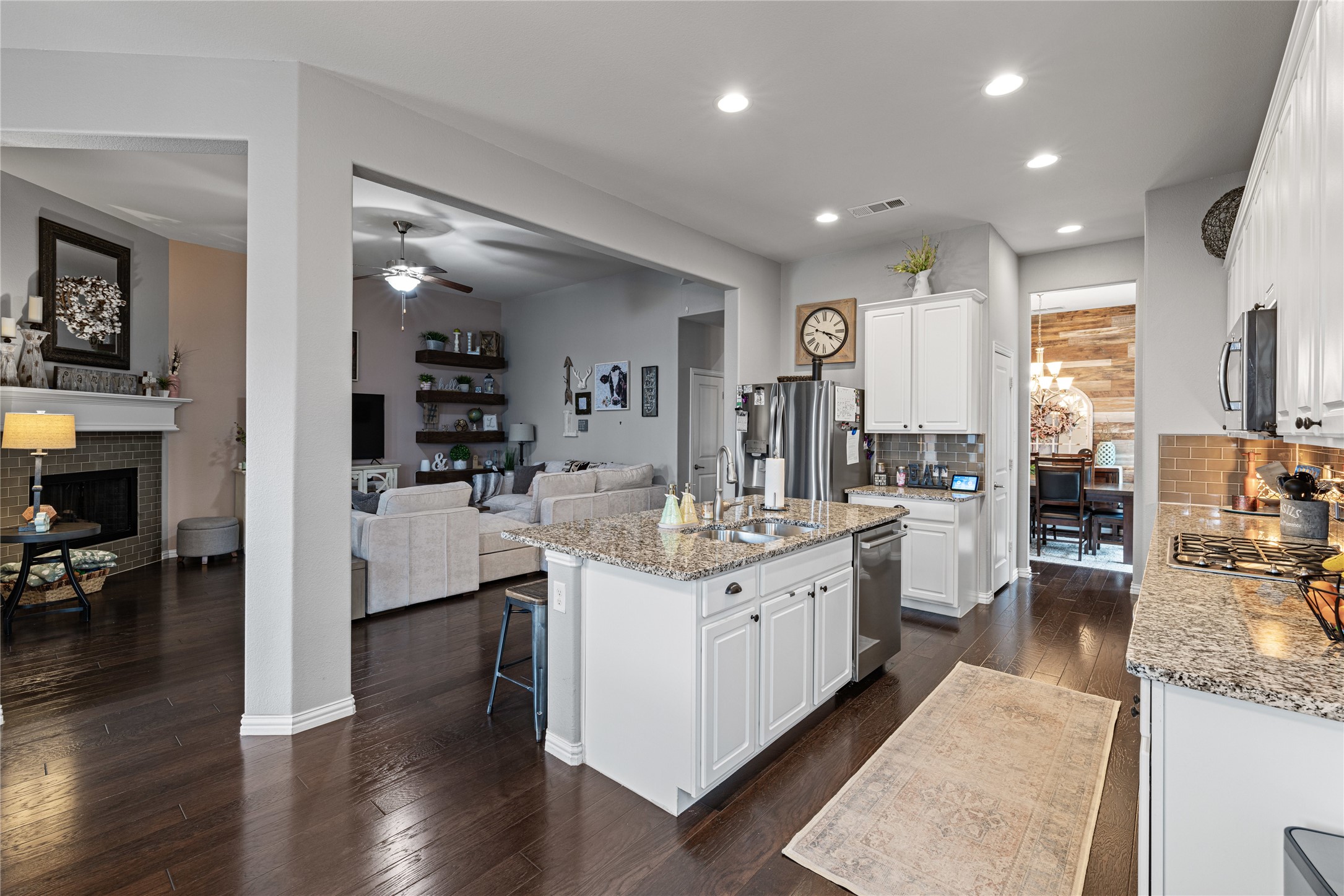 609 Mangrove Trail