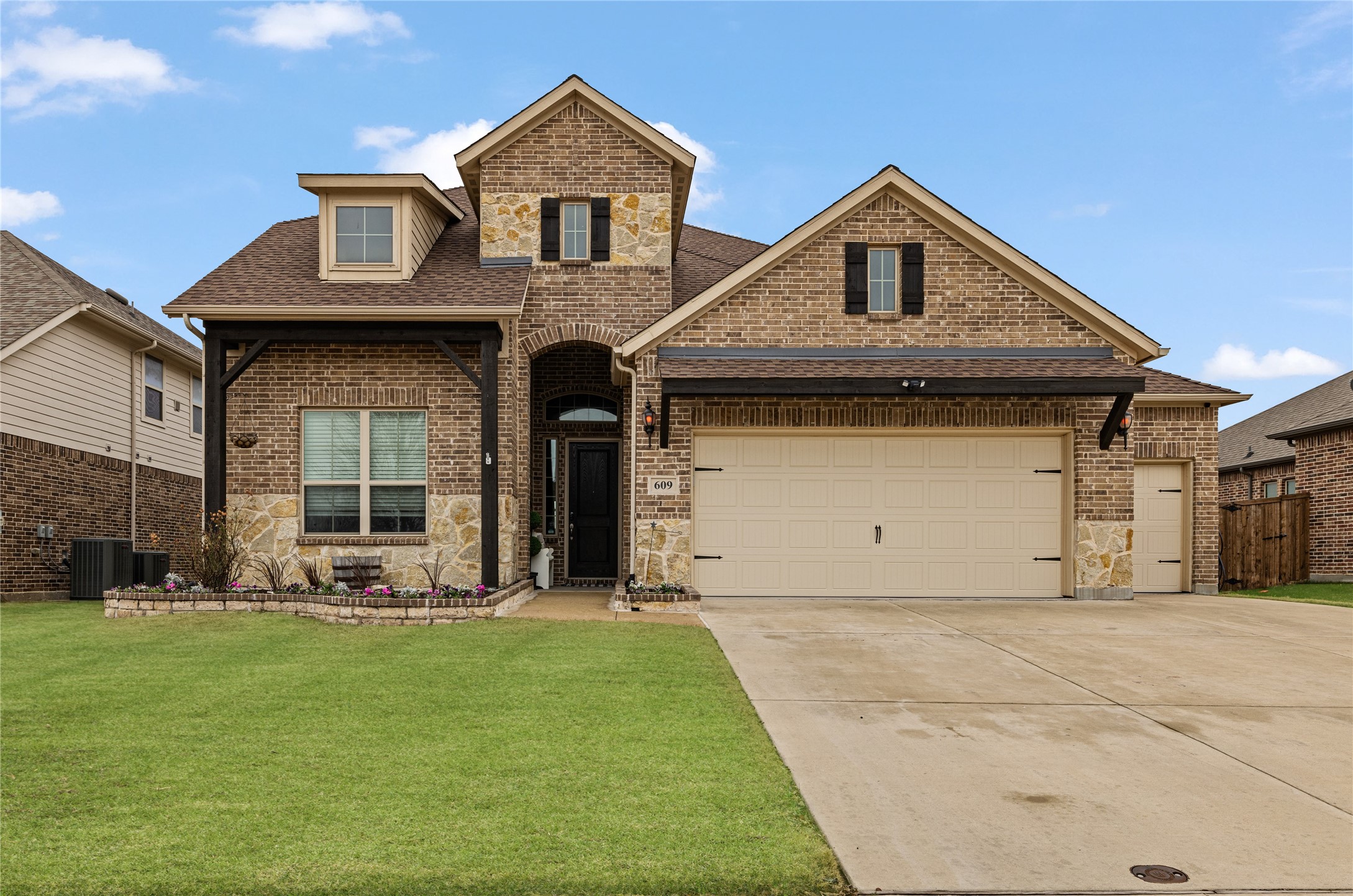 609 Mangrove Trail