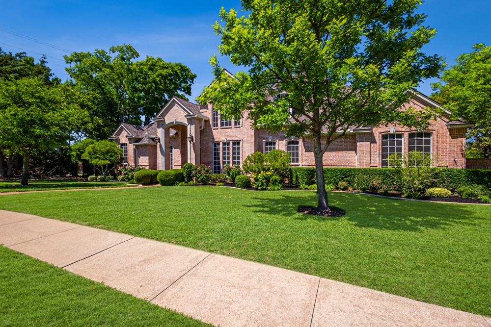 901 Canterbury Lane