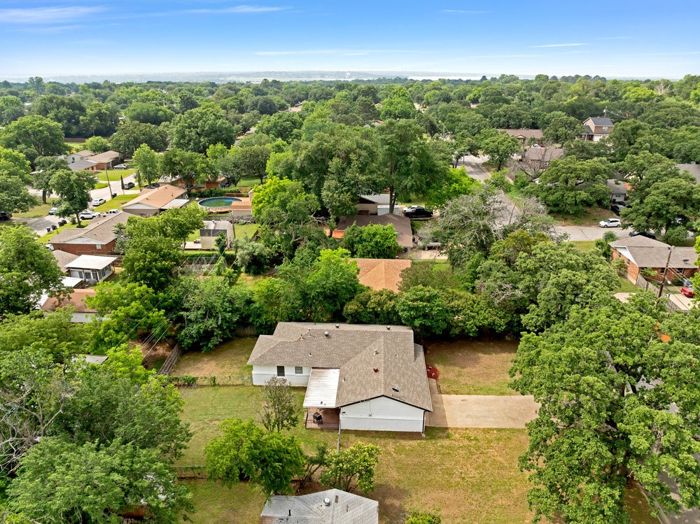 2409 Janice LN