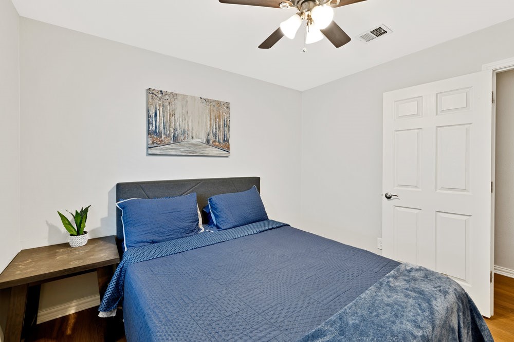 2409 Janice LN