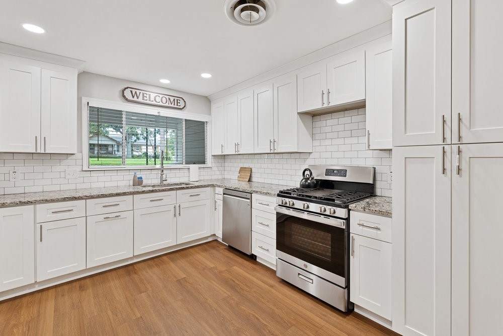 2409 Janice LN