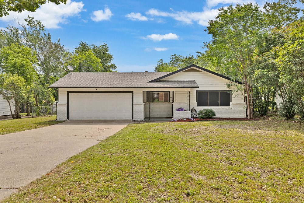 2409 Janice LN