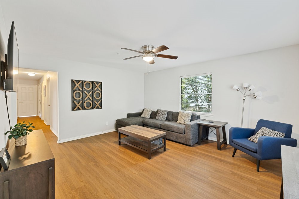 2409 Janice LN