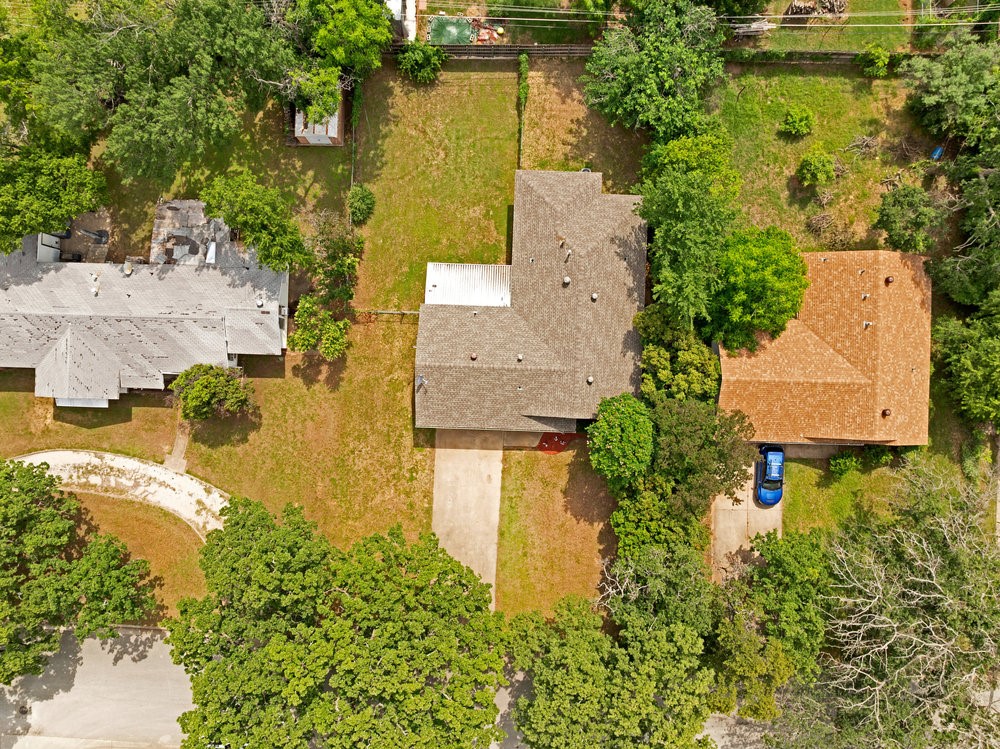 2409 Janice LN