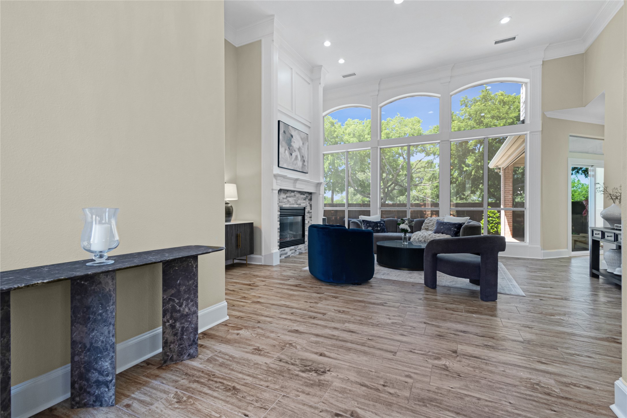 901 Canterbury Lane