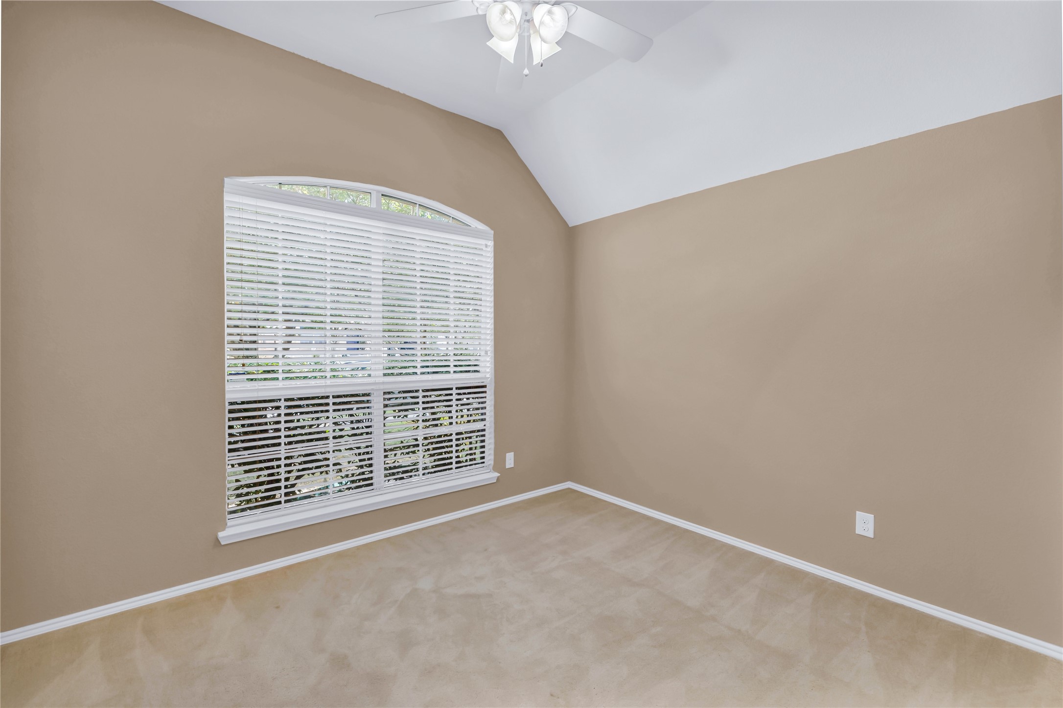 5228 Hilcroft Road