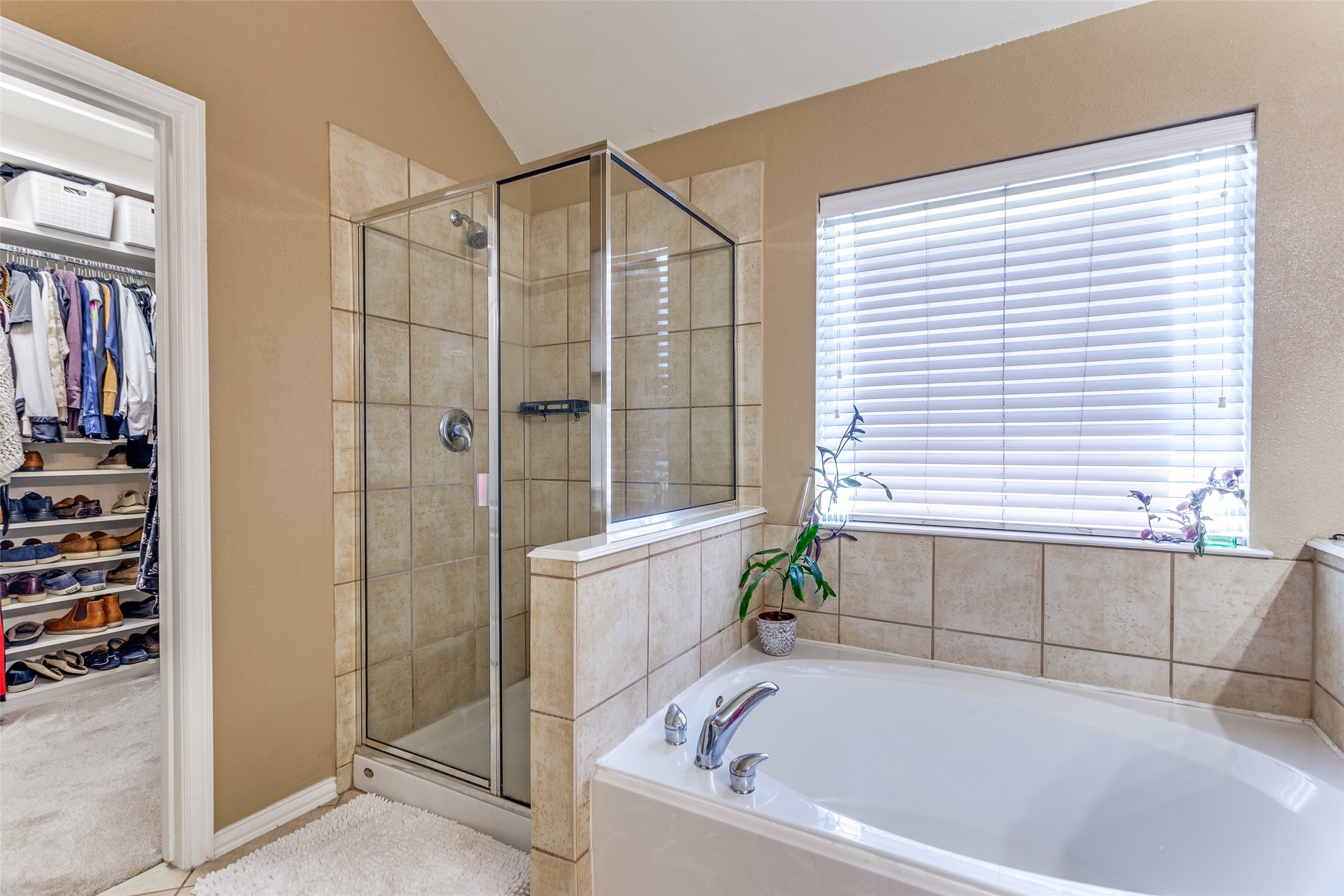 3716 Queenswood Court