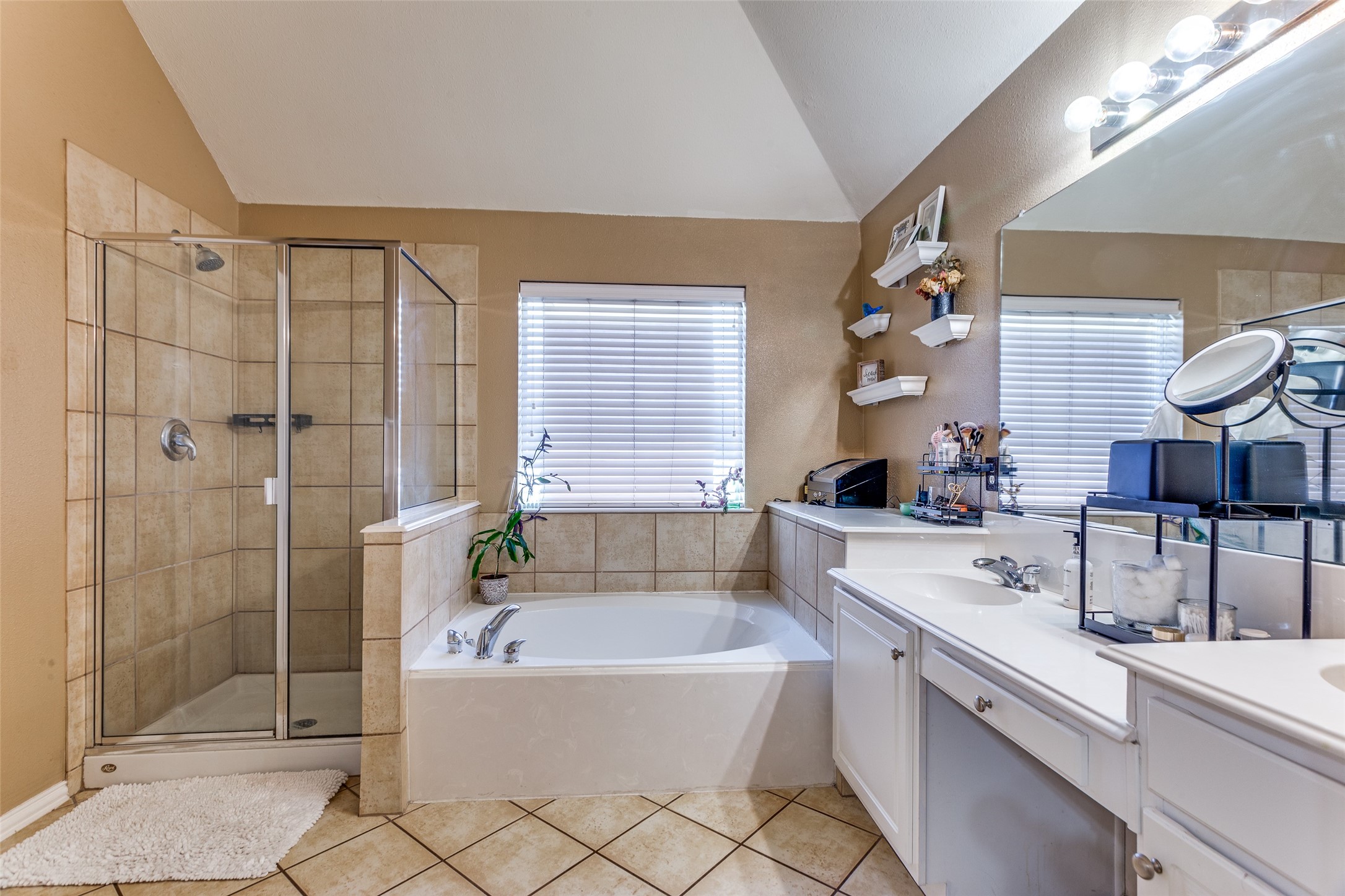 3716 Queenswood Court