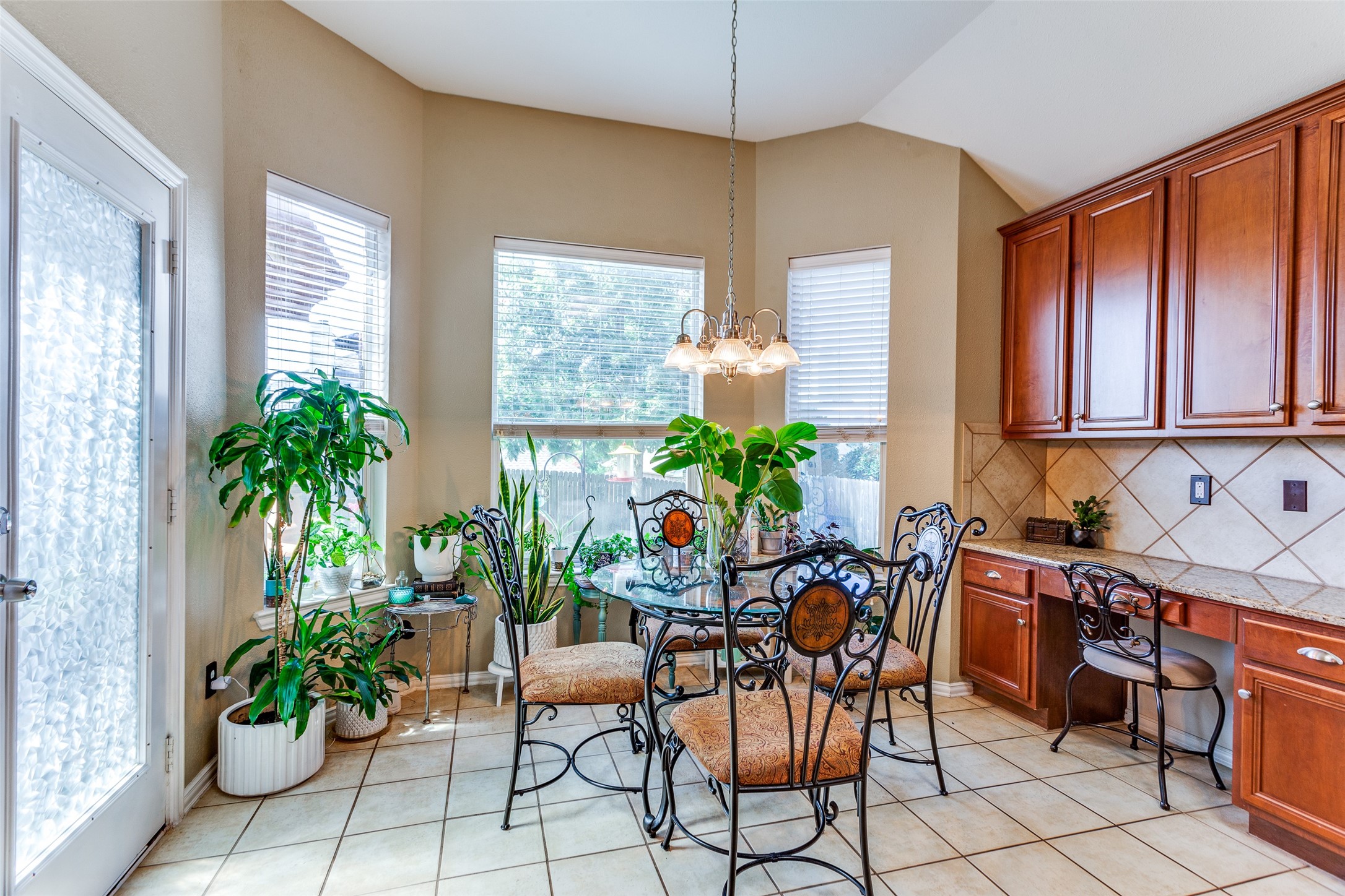 3716 Queenswood Court