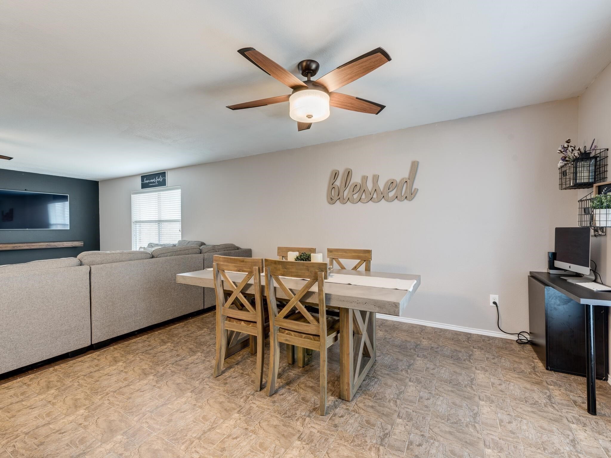 4816 Blue Top Drive