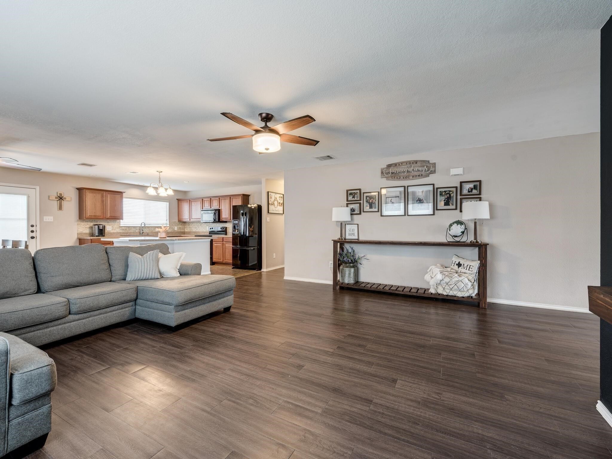 4816 Blue Top Drive