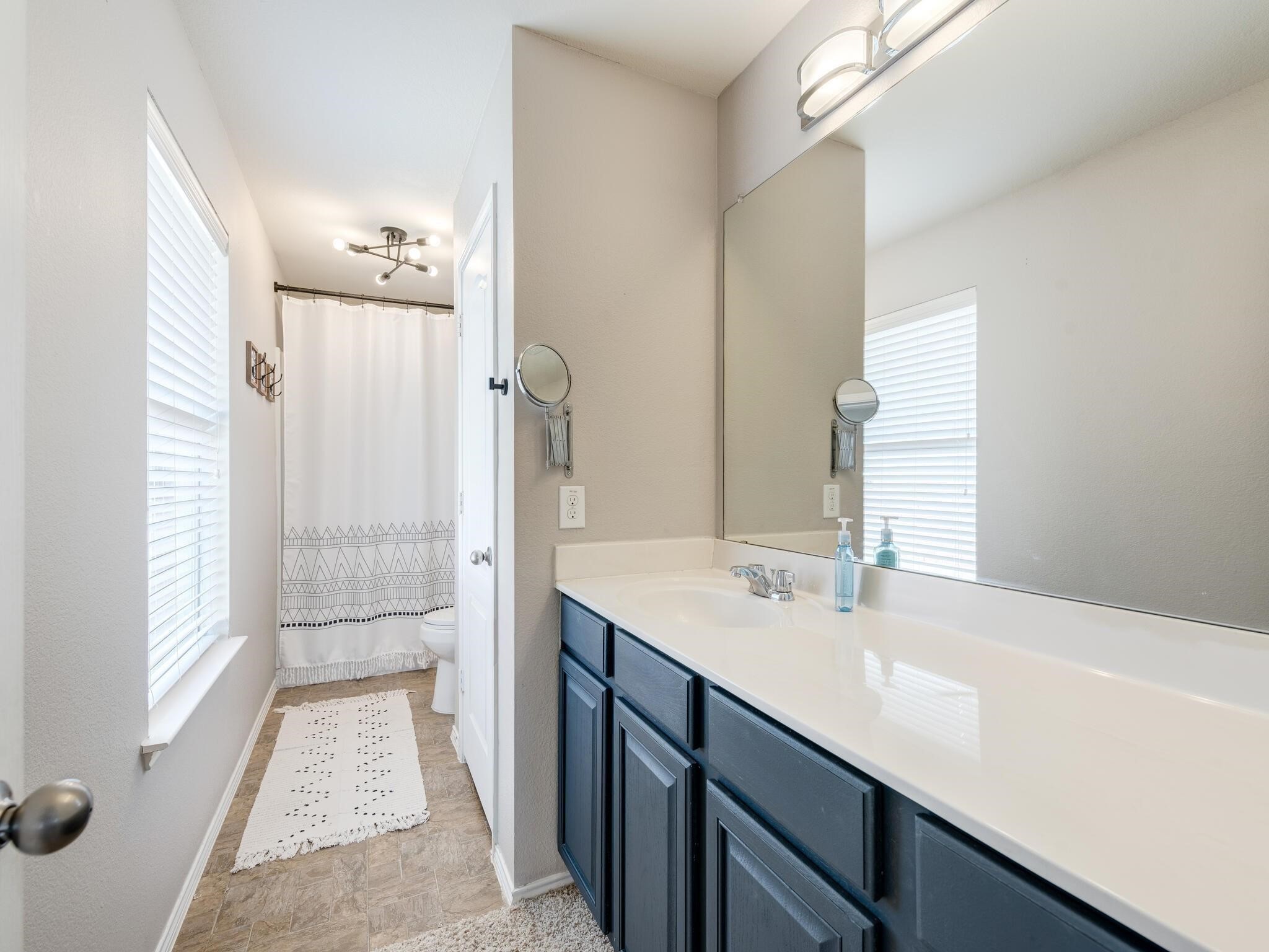4816 Blue Top Drive