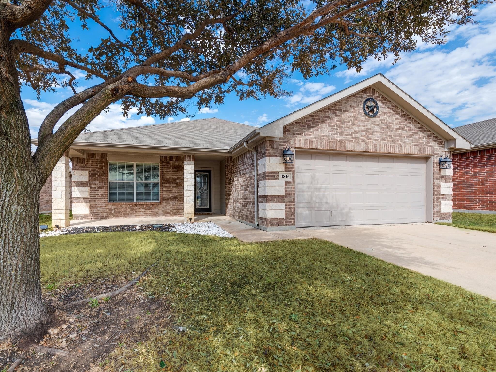 4816 Blue Top Drive
