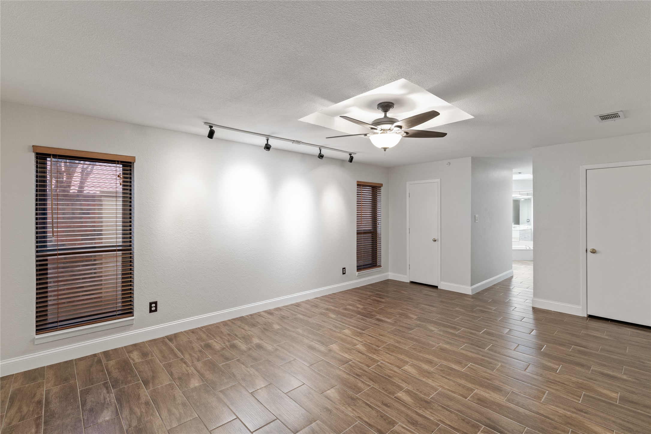 3827 Ashbury Lane