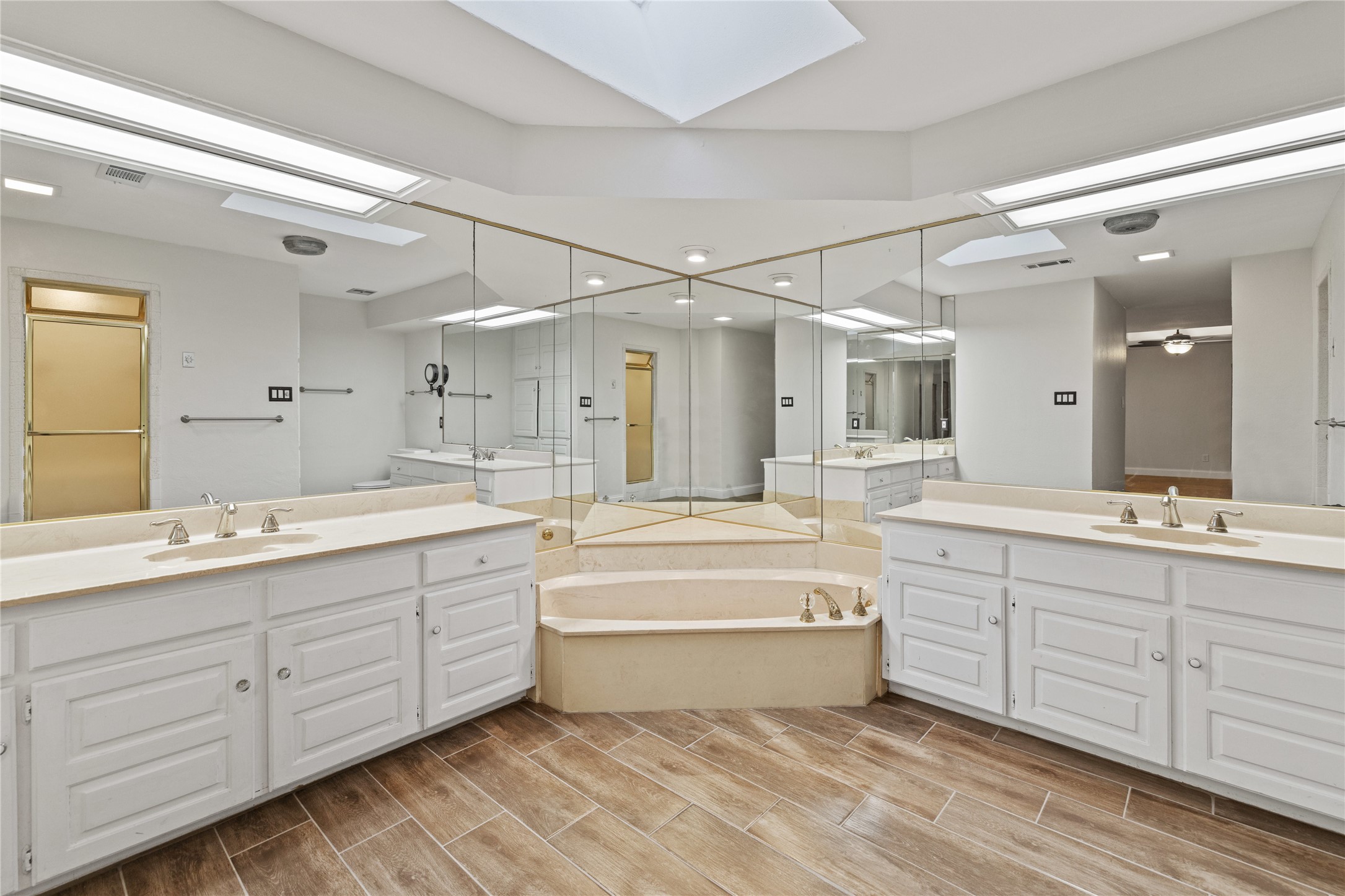 3827 Ashbury Lane