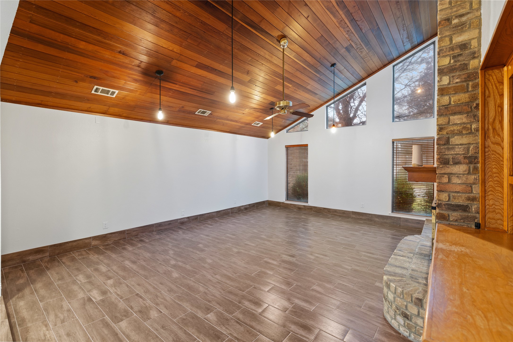 3827 Ashbury Lane