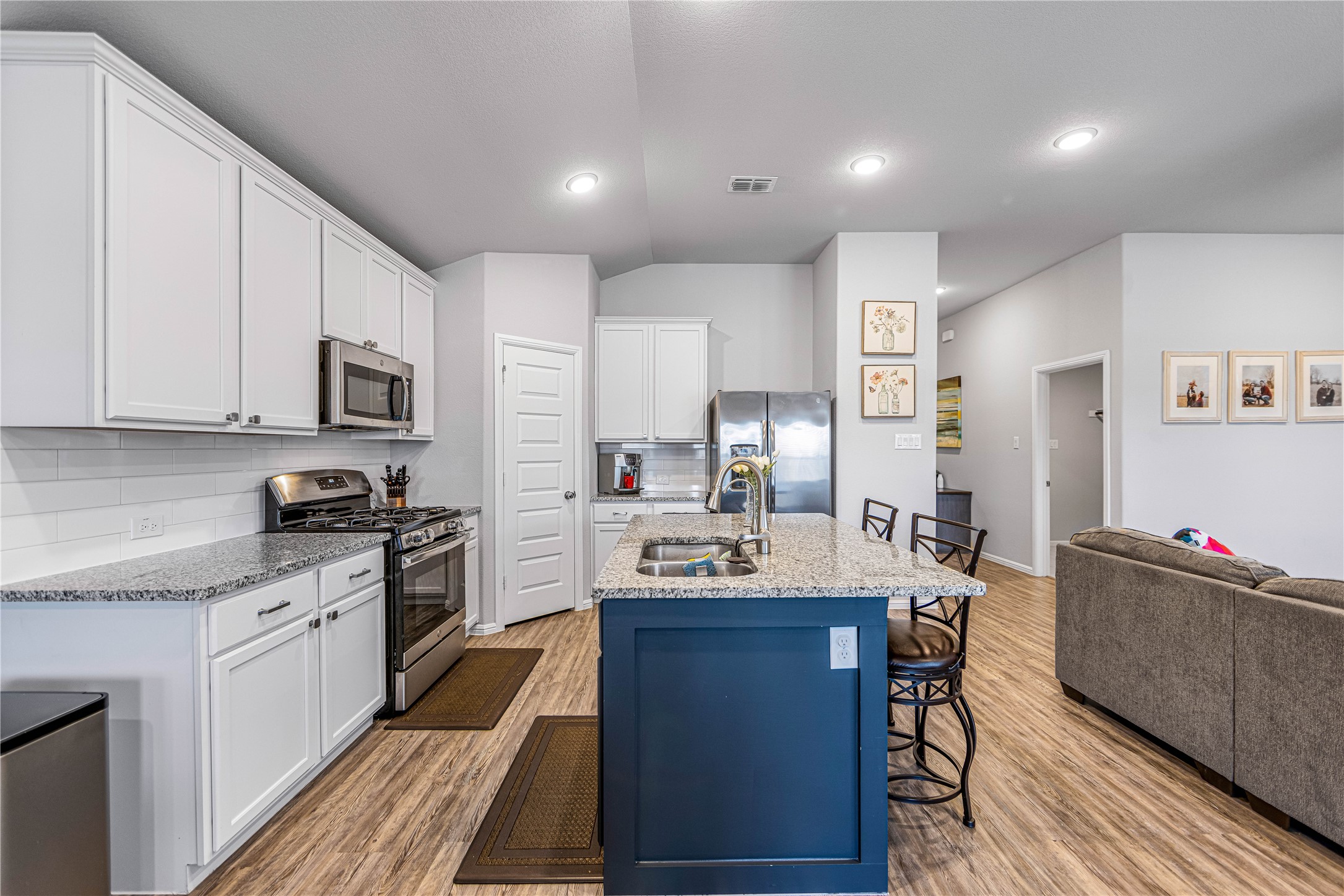 8816 Landergin Mesa Drive